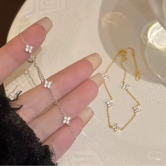 925 Sterling Silver Four-Leaf Clover Bracelet – Lucky Charm, Dainty & Elegant - Picture 4 of 8